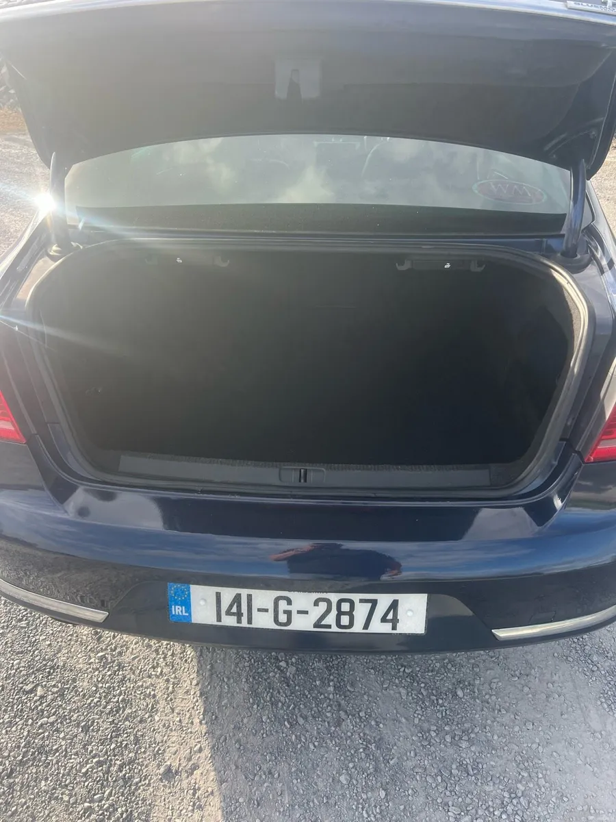 Volkswagen Passat - Image 4