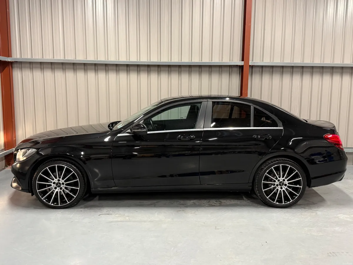 2017 Mercedes-Benz C220D - Image 3