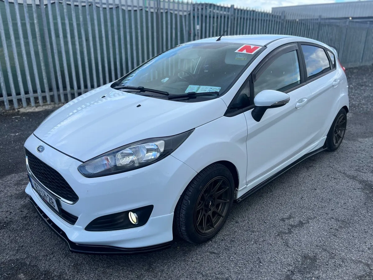 2016 Ford Fiesta - Image 3