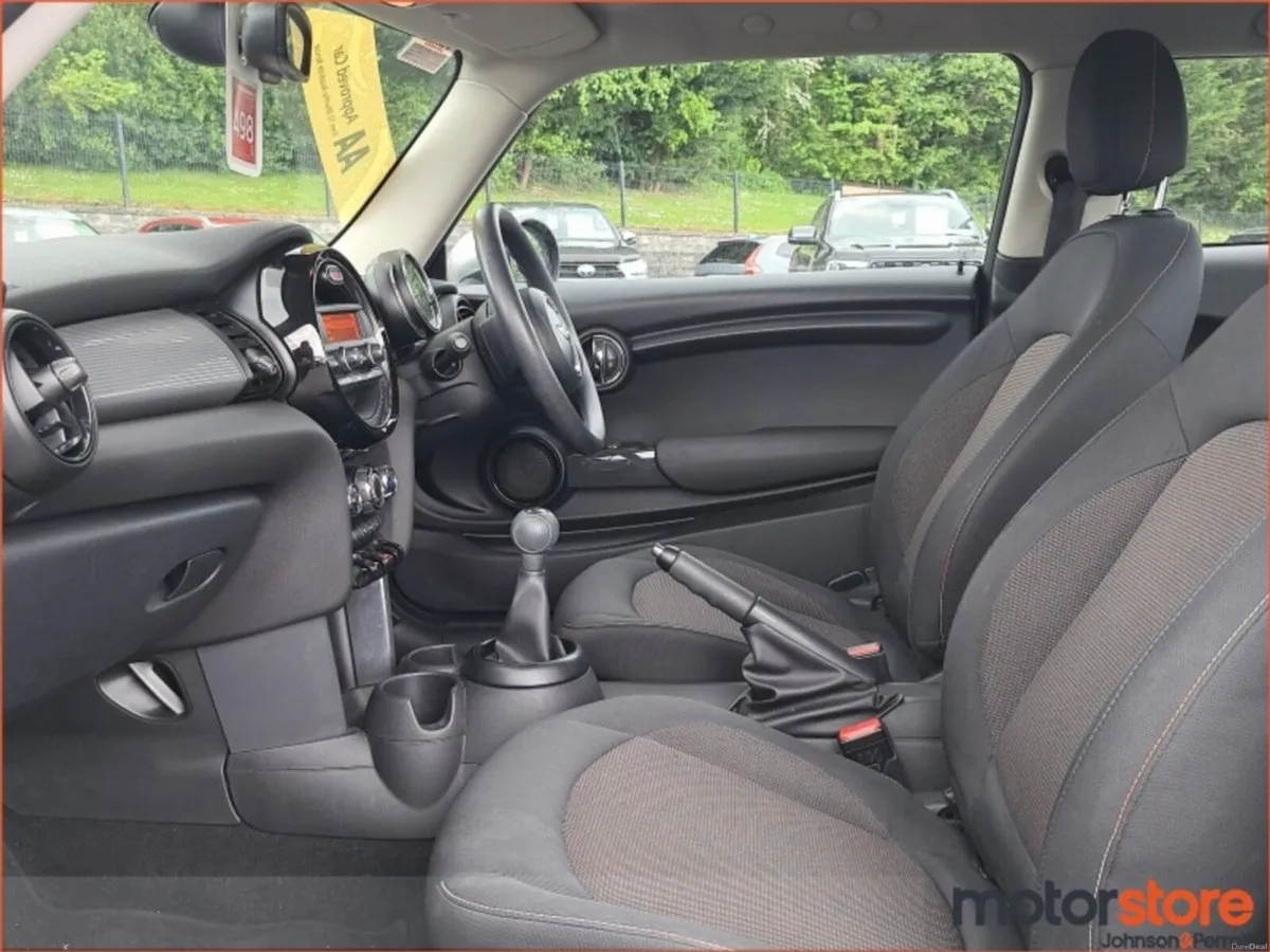 Mini Cooper Cooper - Image 3