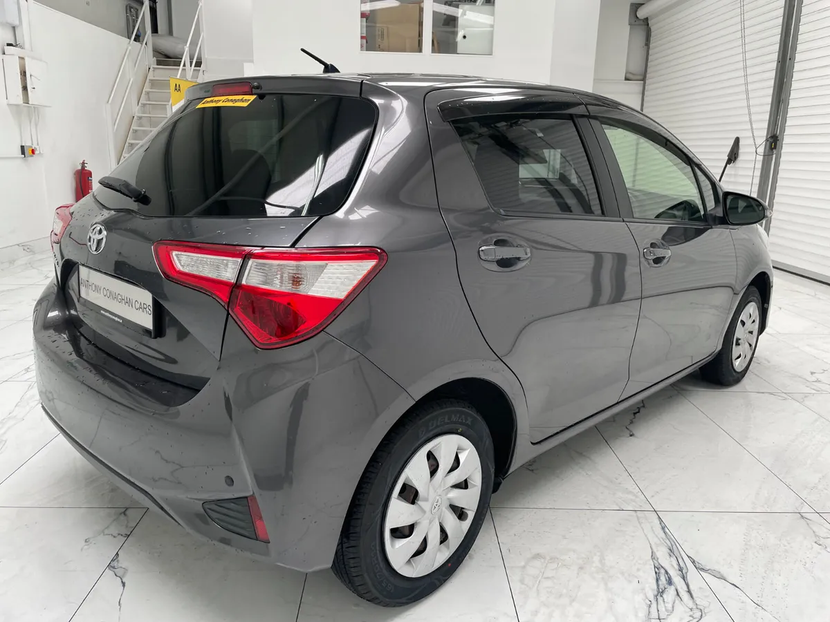 Toyota Vitz Yaris 2017 - Image 3