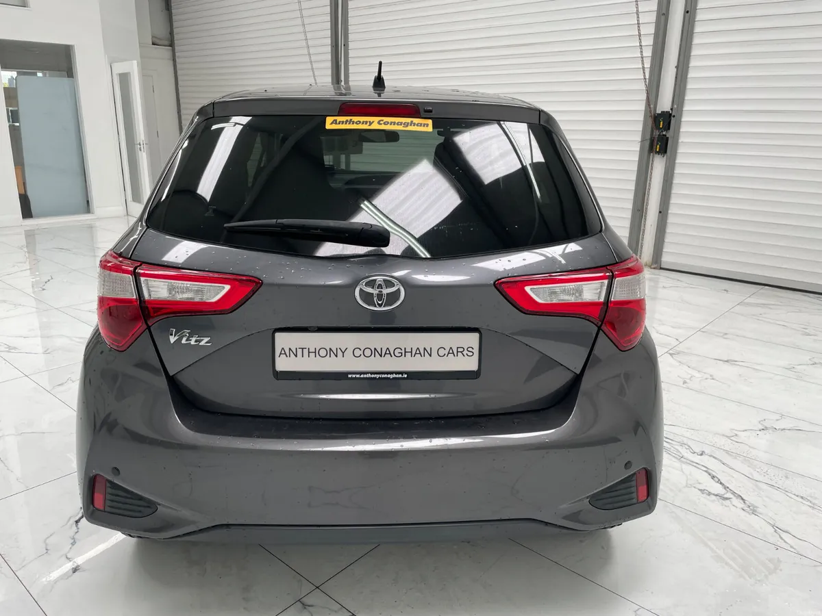 Toyota Vitz Yaris 2017 - Image 4