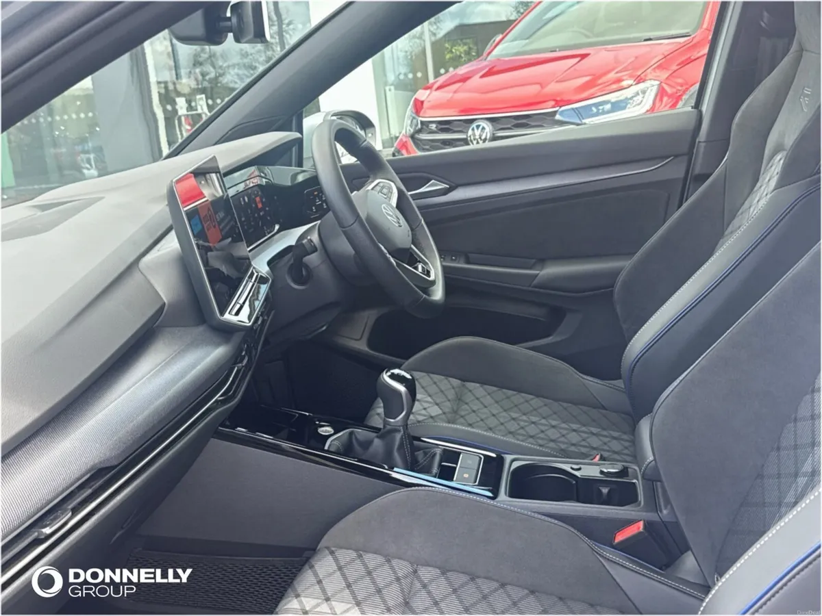 Volkswagen Golf Hatchback R-Line - Image 2