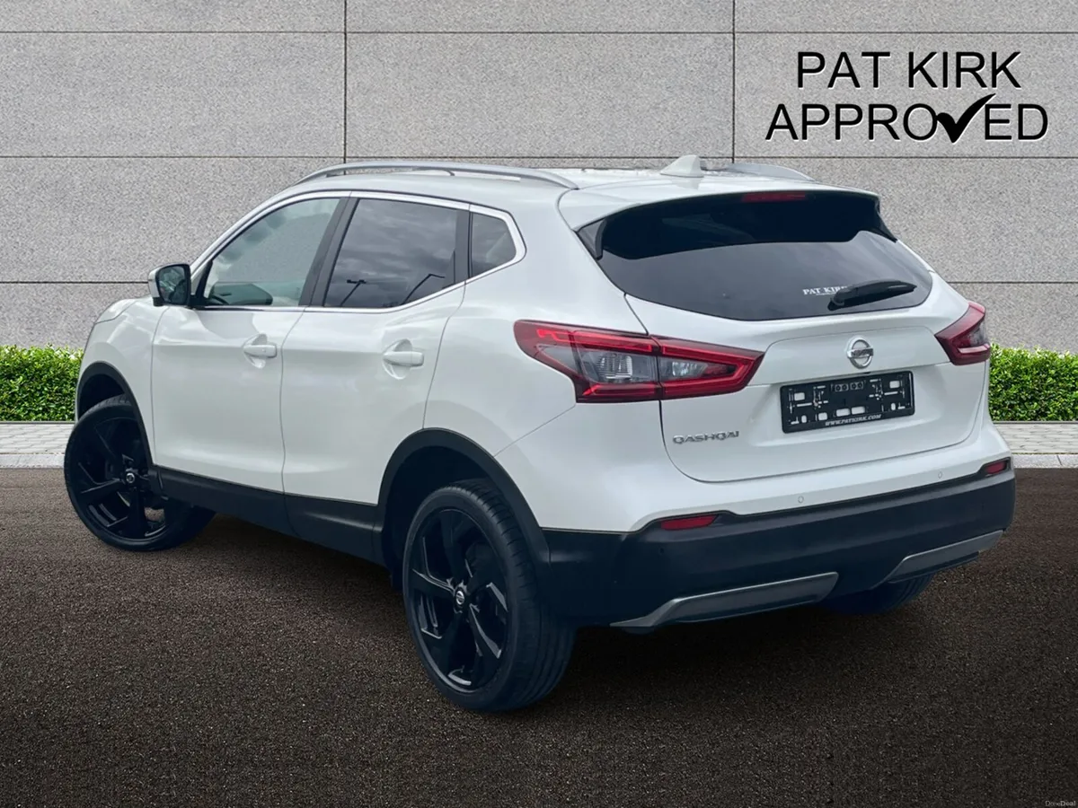 Nissan Qashqai Hatchback Tekna - Image 2