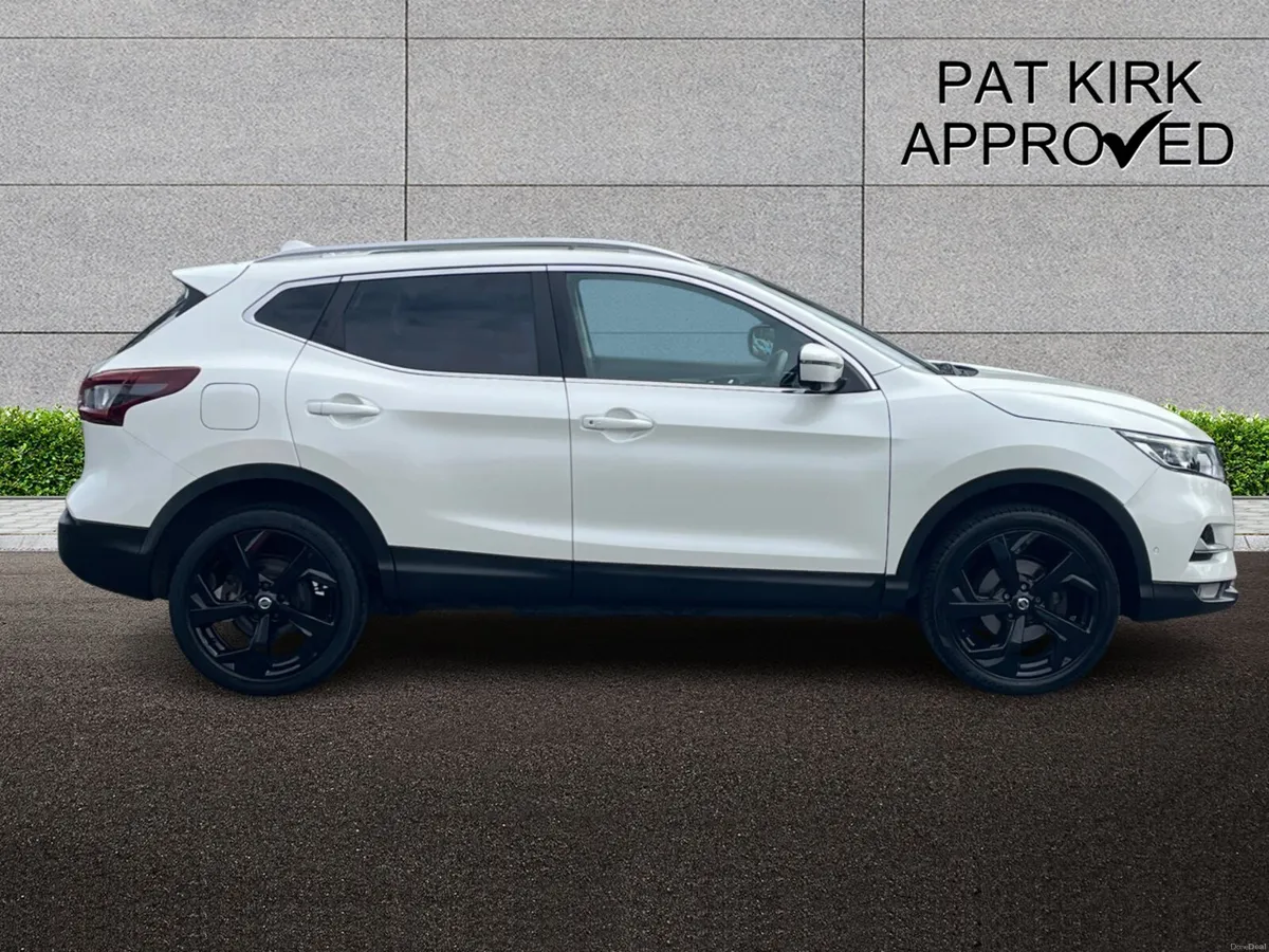 Nissan Qashqai Hatchback Tekna - Image 3