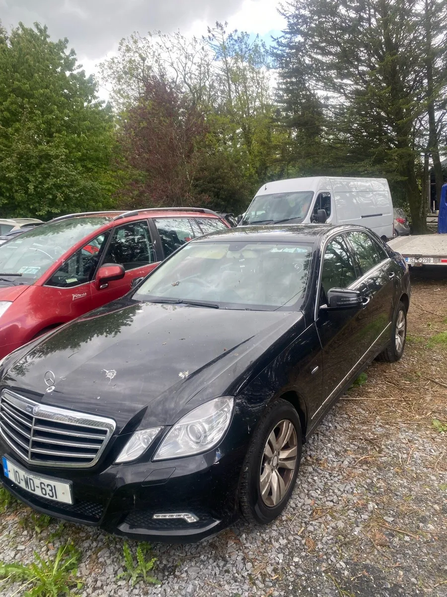 2010 mercedes e220 automatic - Image 2