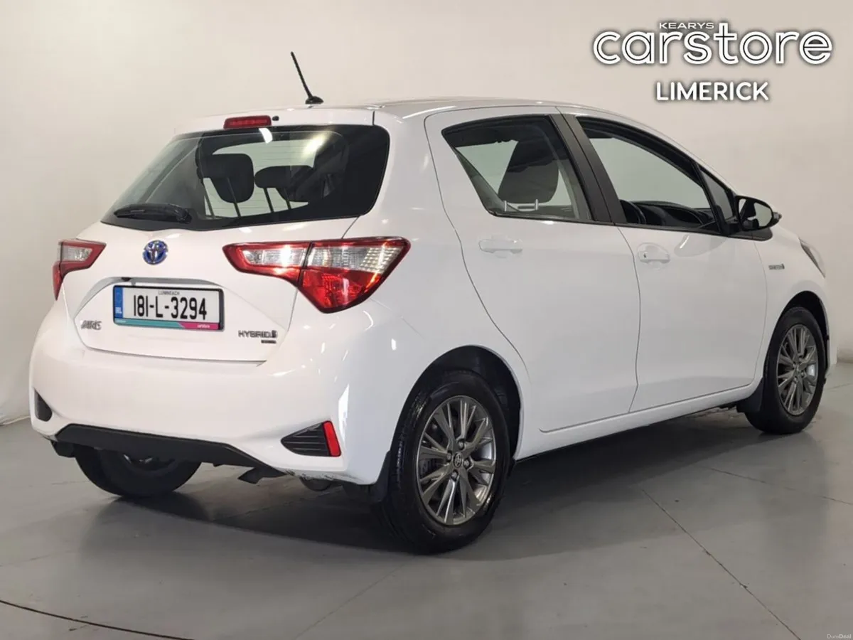Toyota Yaris Hybrid Luna - Image 3