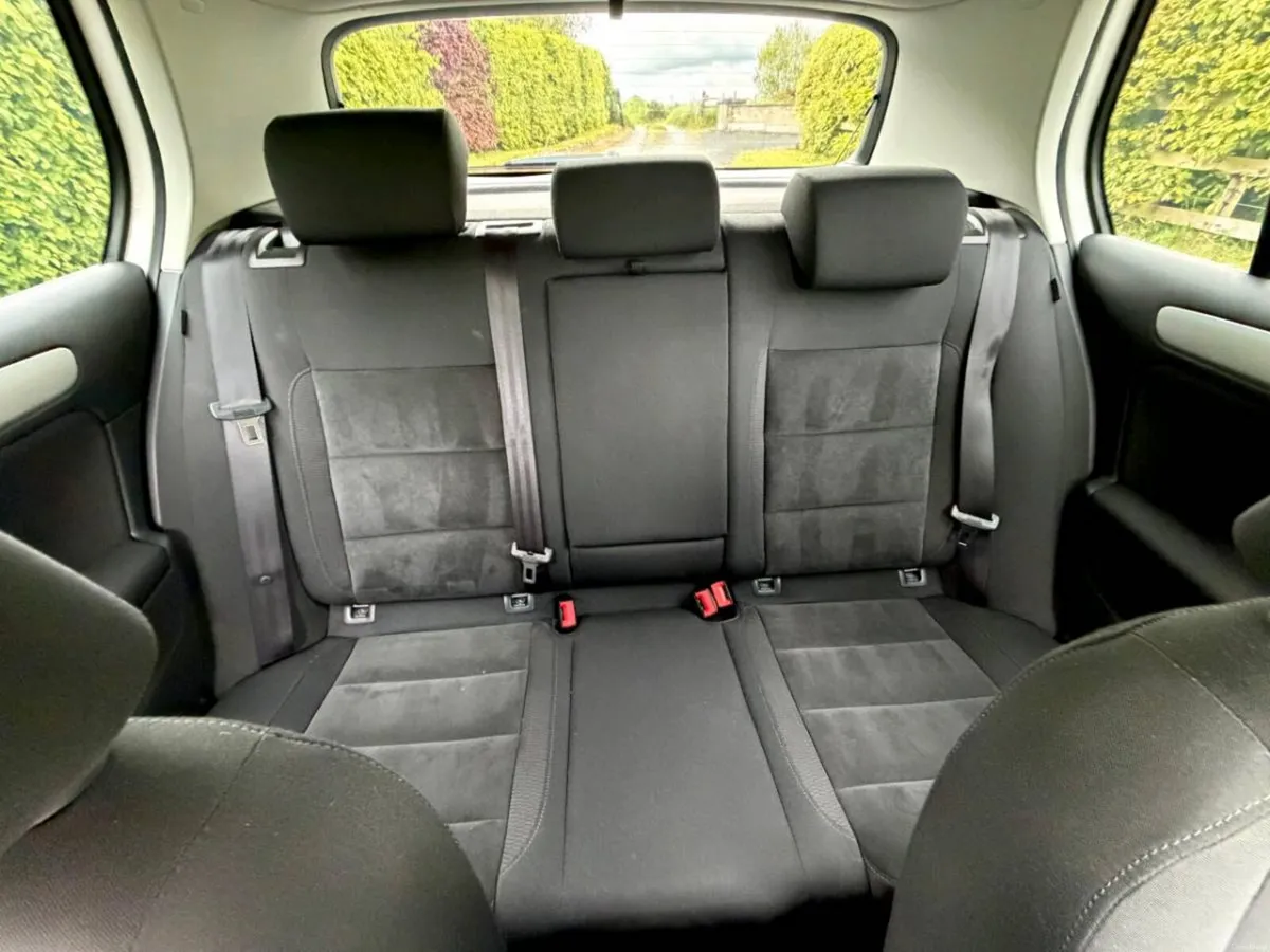 Volkswagen golf - Image 4