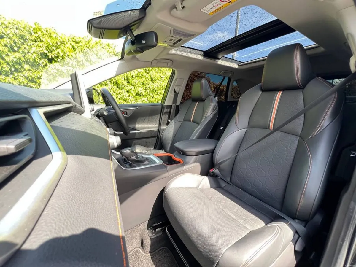 Toyota RAV4 ADVENTURE 2.5 HYBRID AUTO // OPENING P - Image 2