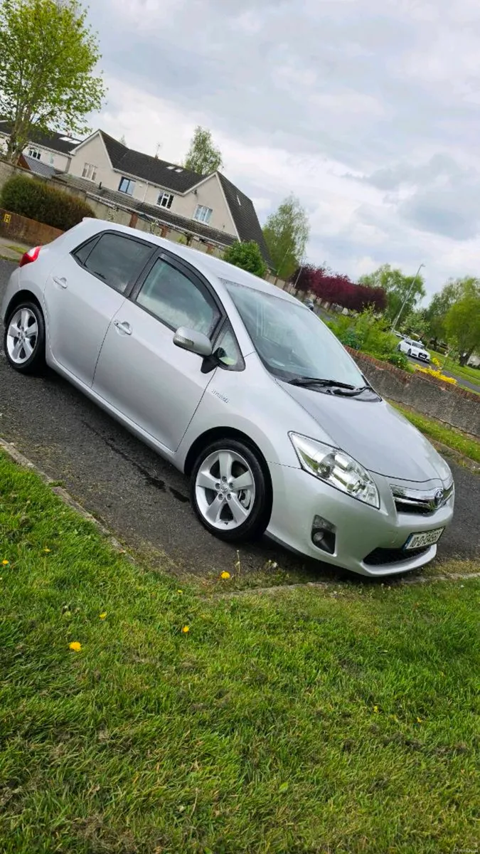 Toyota Auris1.8Hybrid NCT04/27  153k km 7200€ - Image 2