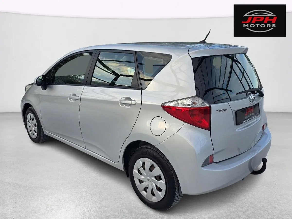 Toyota Verso 5 Seater - Image 4