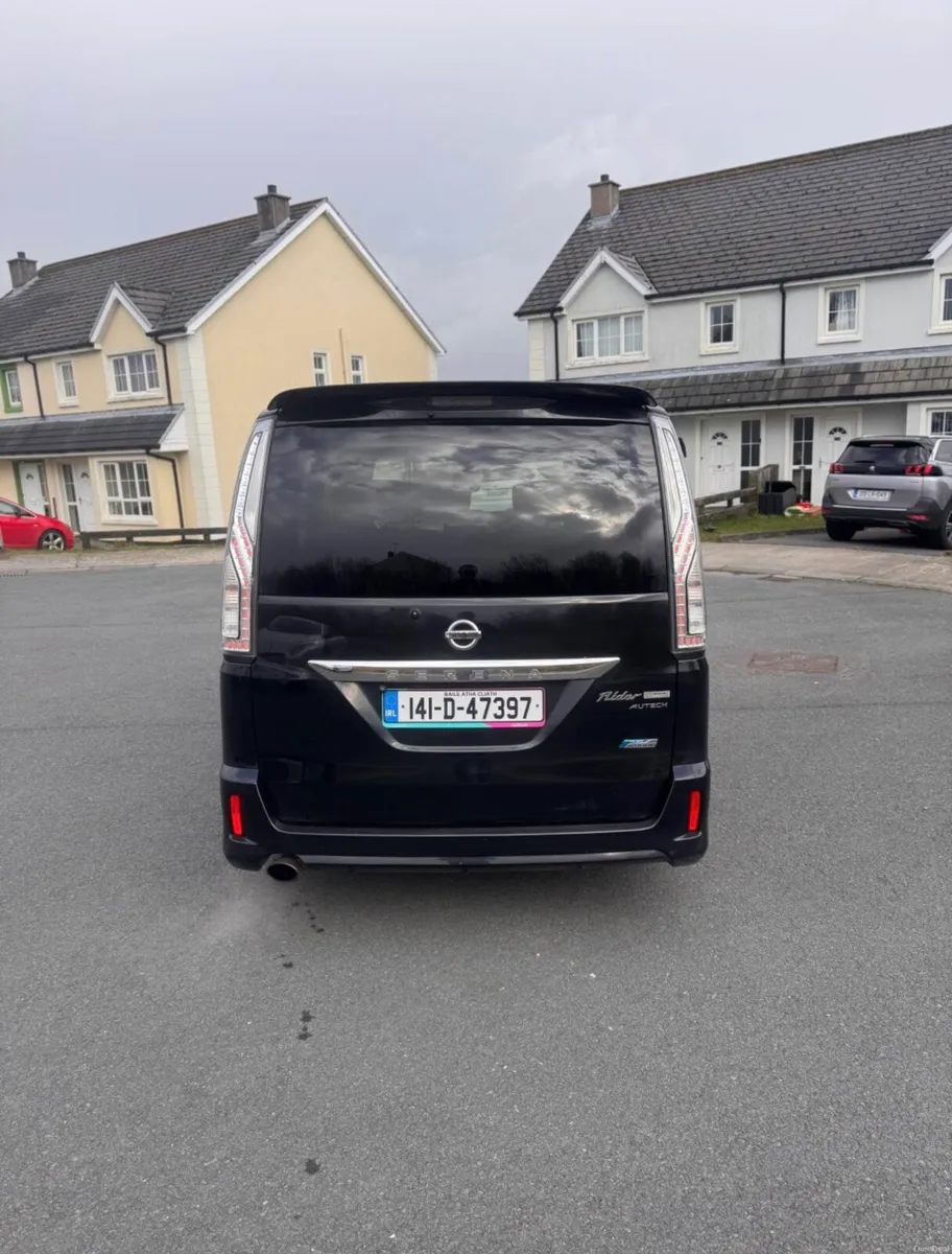 Nissan Serena - Image 4