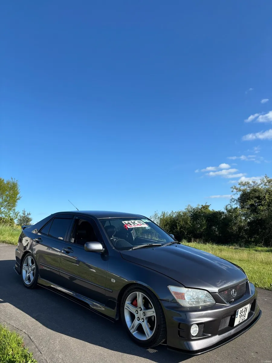 Lexus is200 V8 - Image 1