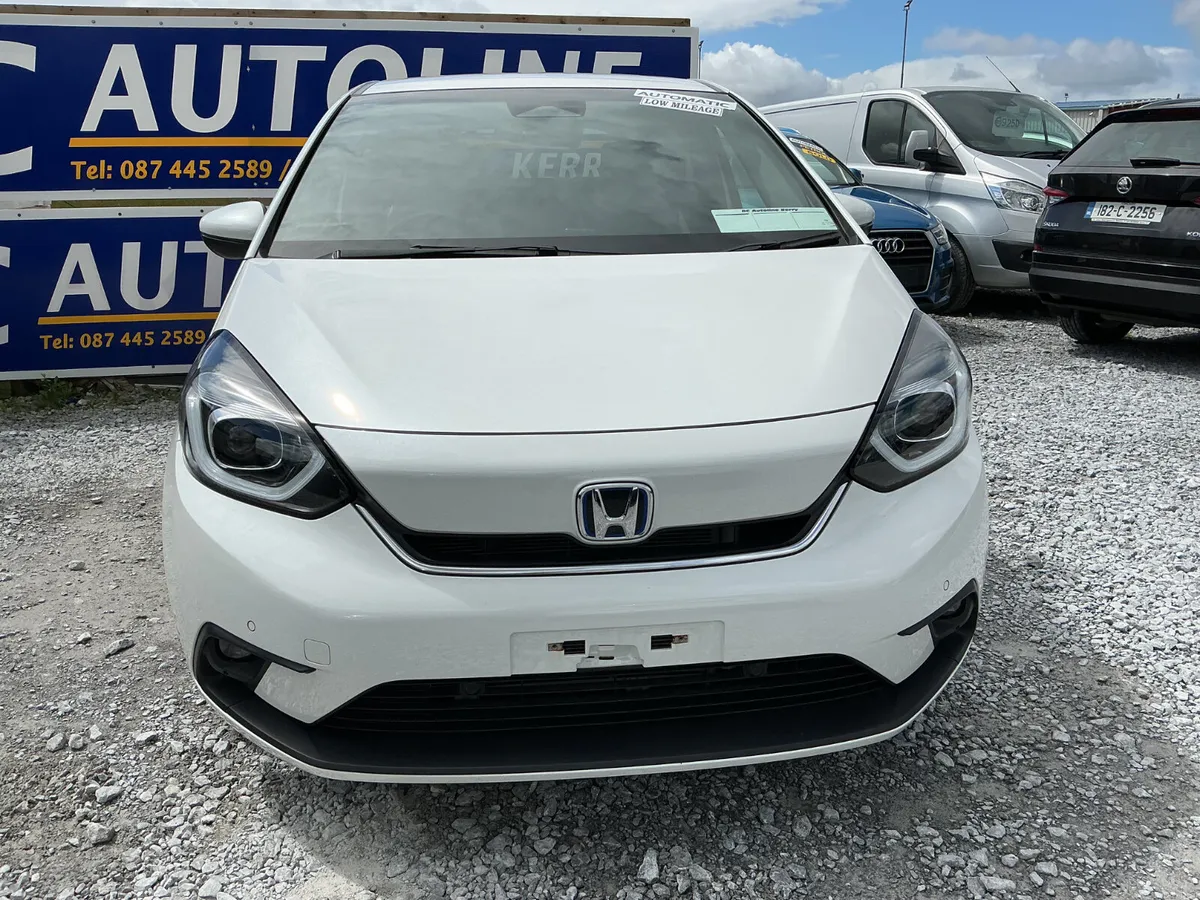2022 HONDA FIT 1.5 PETROL HYBRID AUTO LOW KMS - Image 3