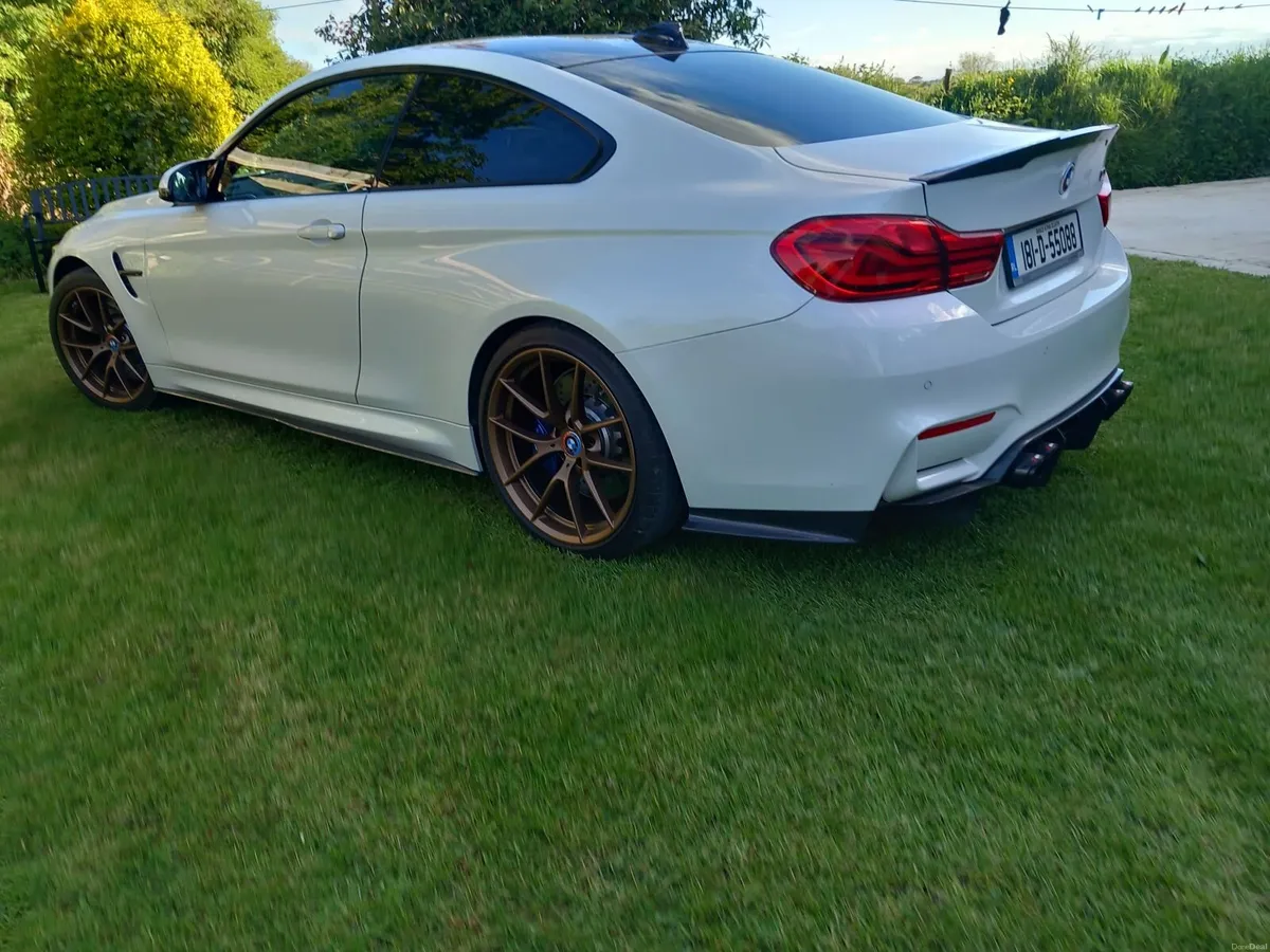 BMW M4 2018 - Image 2