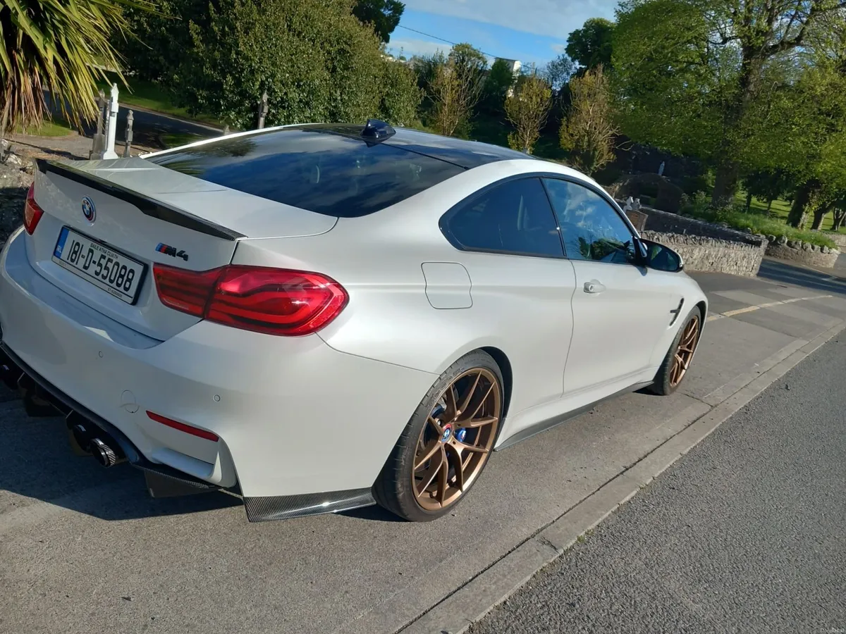 BMW M4 2018 - Image 4