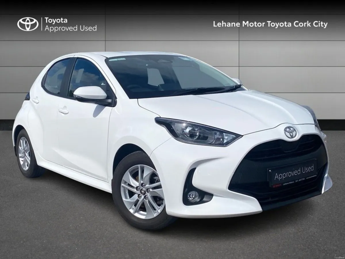 Toyota Yaris YARIS HYBRID 1.5 LUNA - Image 1