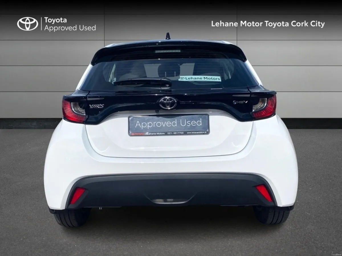 Toyota Yaris YARIS HYBRID 1.5 LUNA - Image 4