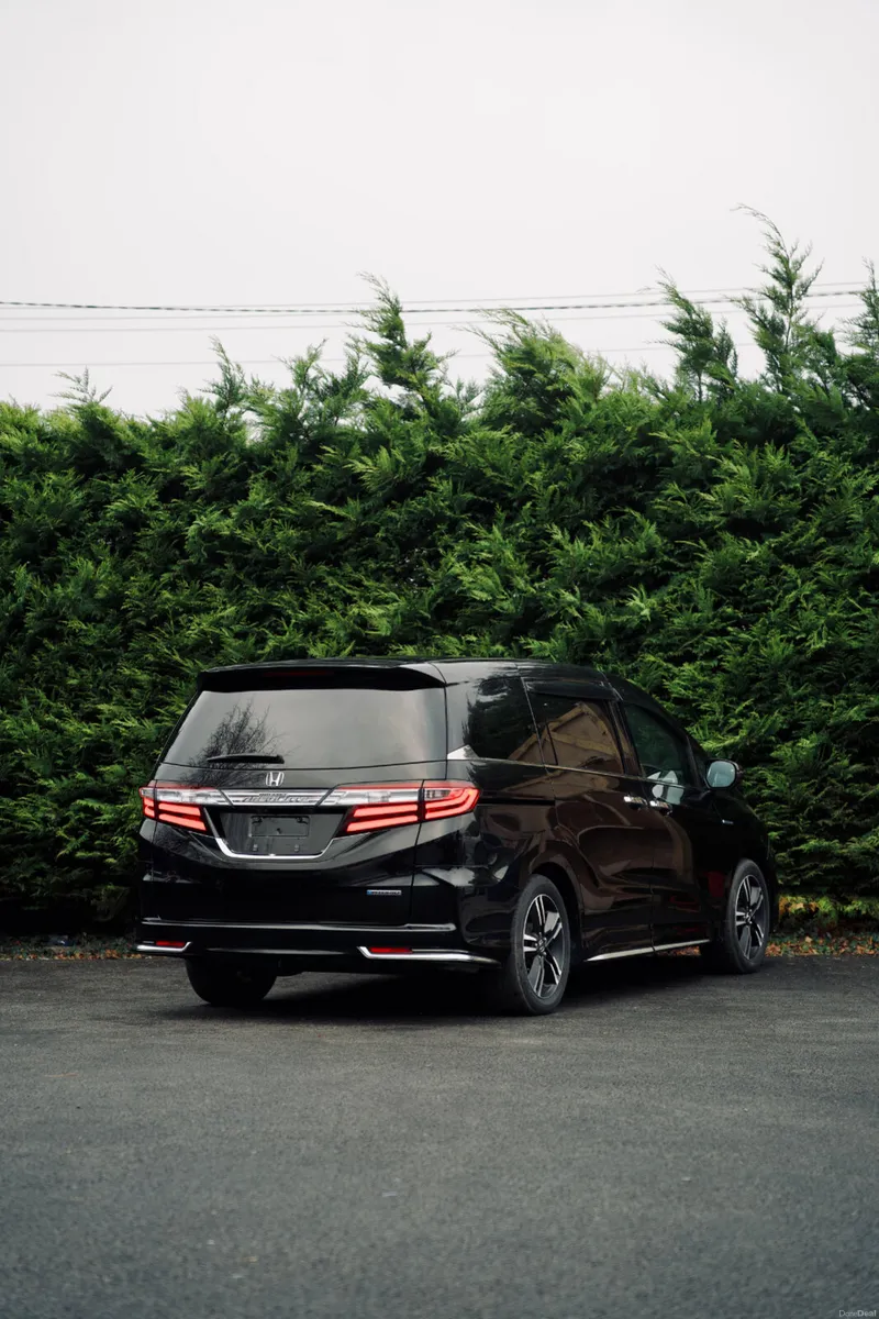 Honda Odyssey 2.0L Hybrid 2016 - Image 3