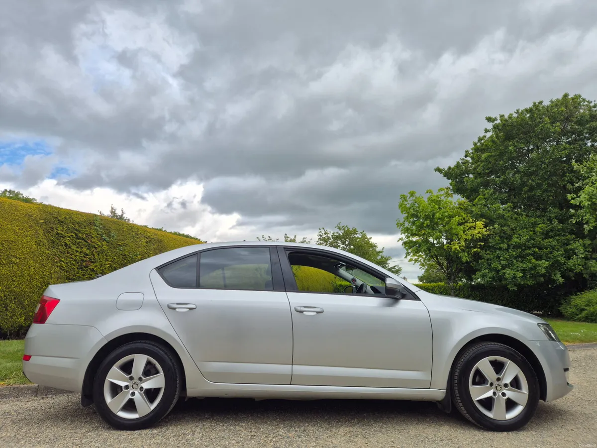 2017'SKODA OCTAVIA 1.6 TDI Ambition - Image 2