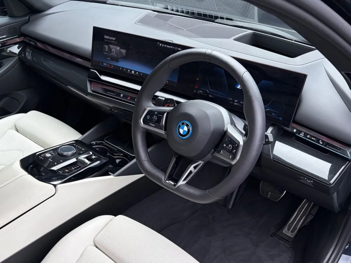 BMW 5-Series 530E M SPORT - Image 2