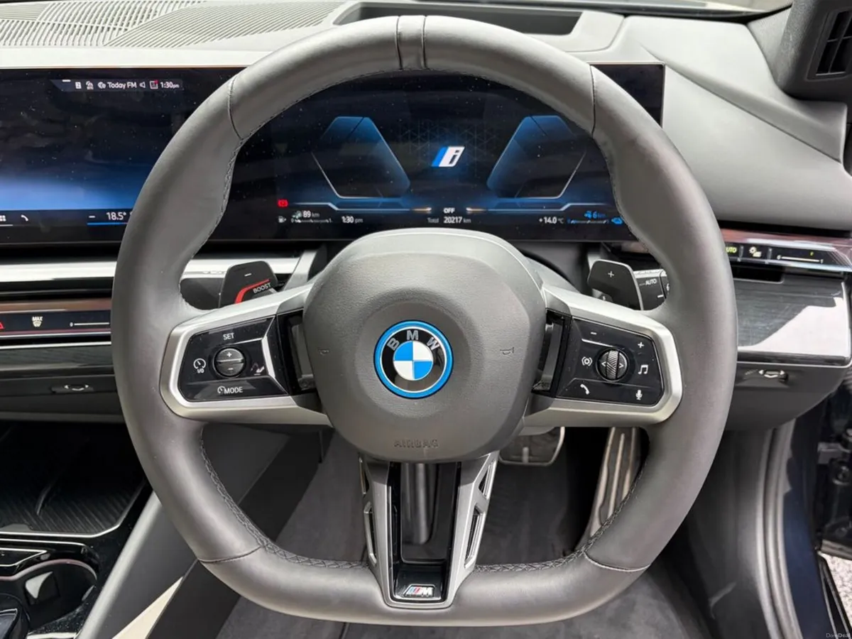 BMW 5-Series 530E M SPORT - Image 4