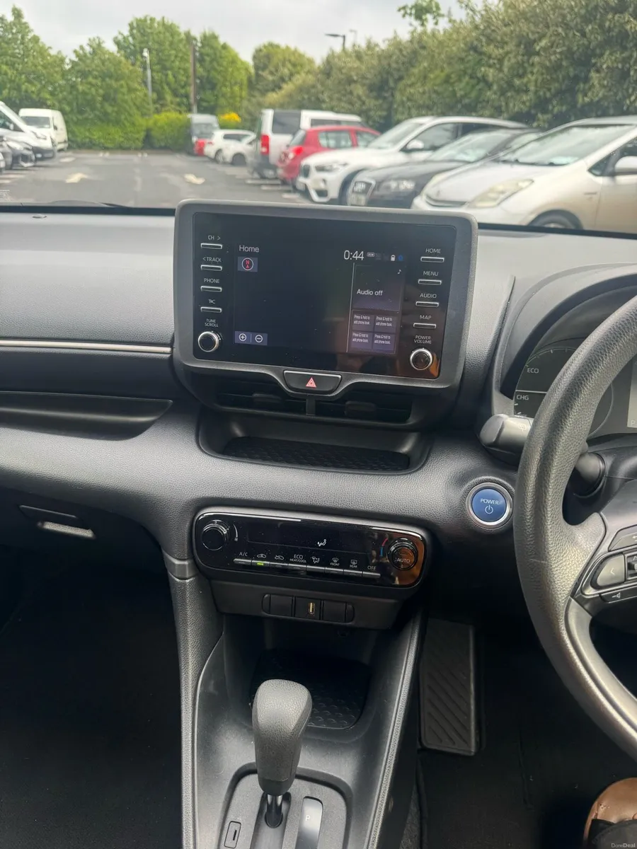 Car - Image 4