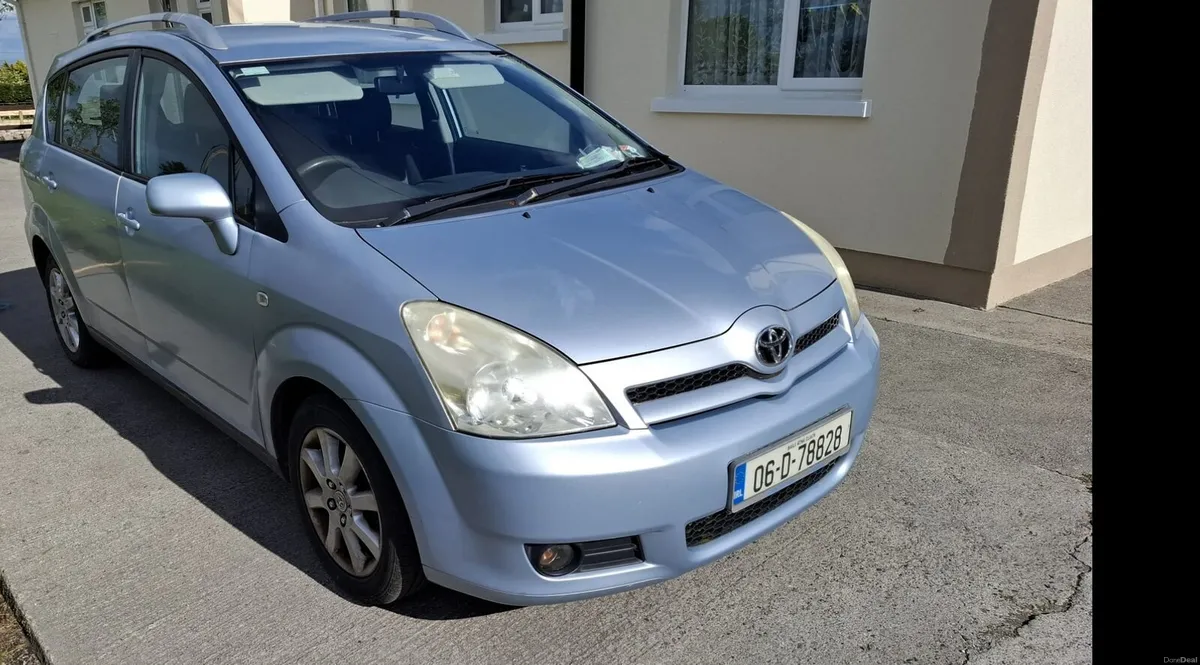 Toyota Corolla Verso - Image 1