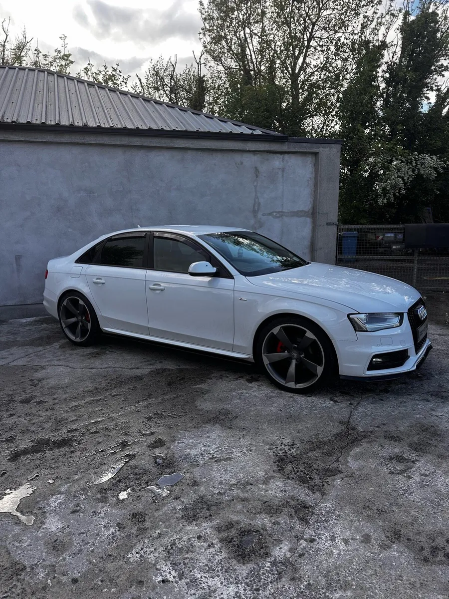 Audi A4 S-Line Black Edition - Image 2