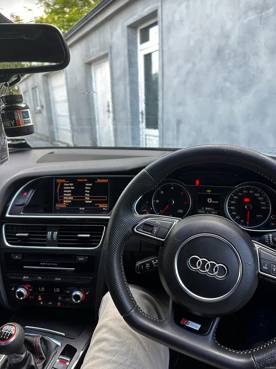 Audi A4 S-Line Black Edition - Image 4