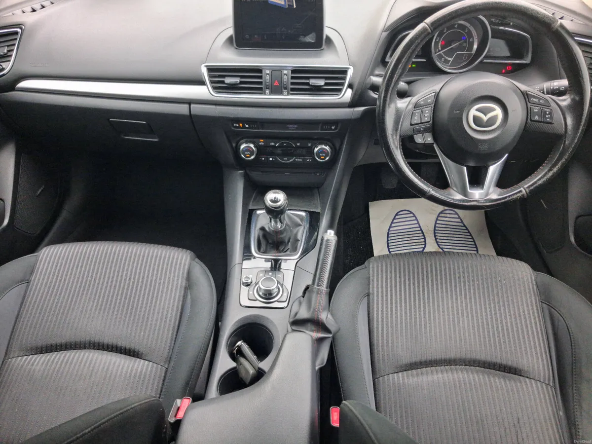 141 Mazda Mazda3 2.2D Sport - Image 4