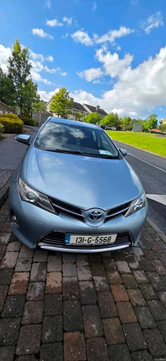 Toyota Auris '13 Low KM 1.8L petrol hybrid - Image 1