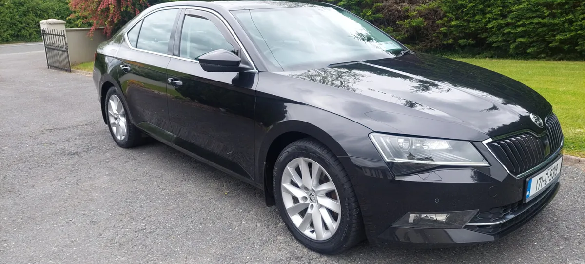 Skoda Superb 2017 2.0L *HIGH SPEC* - Image 4