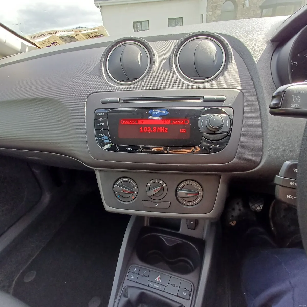 SEAT Ibiza 2011 - Image 2