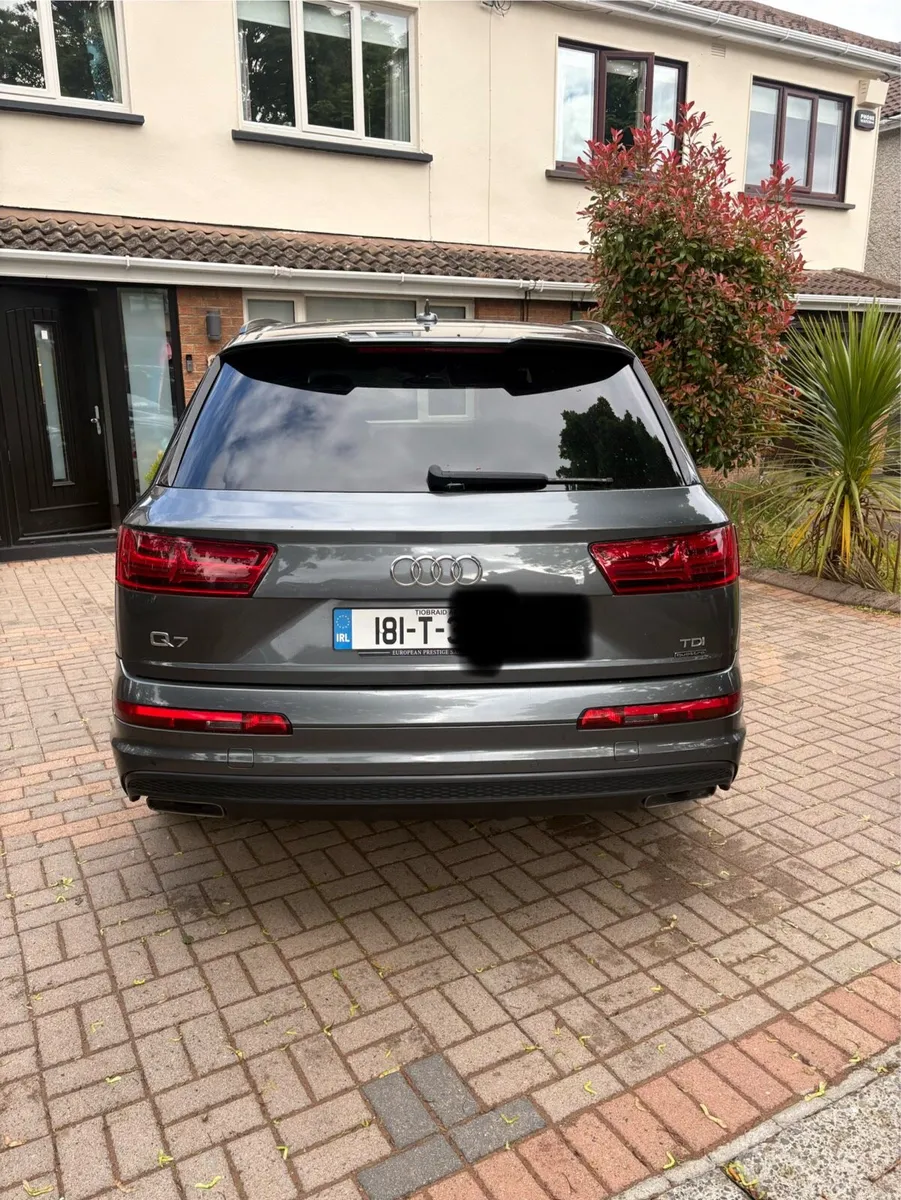 Audi Q7 S-Line Quattro (7 Seats) - Image 3