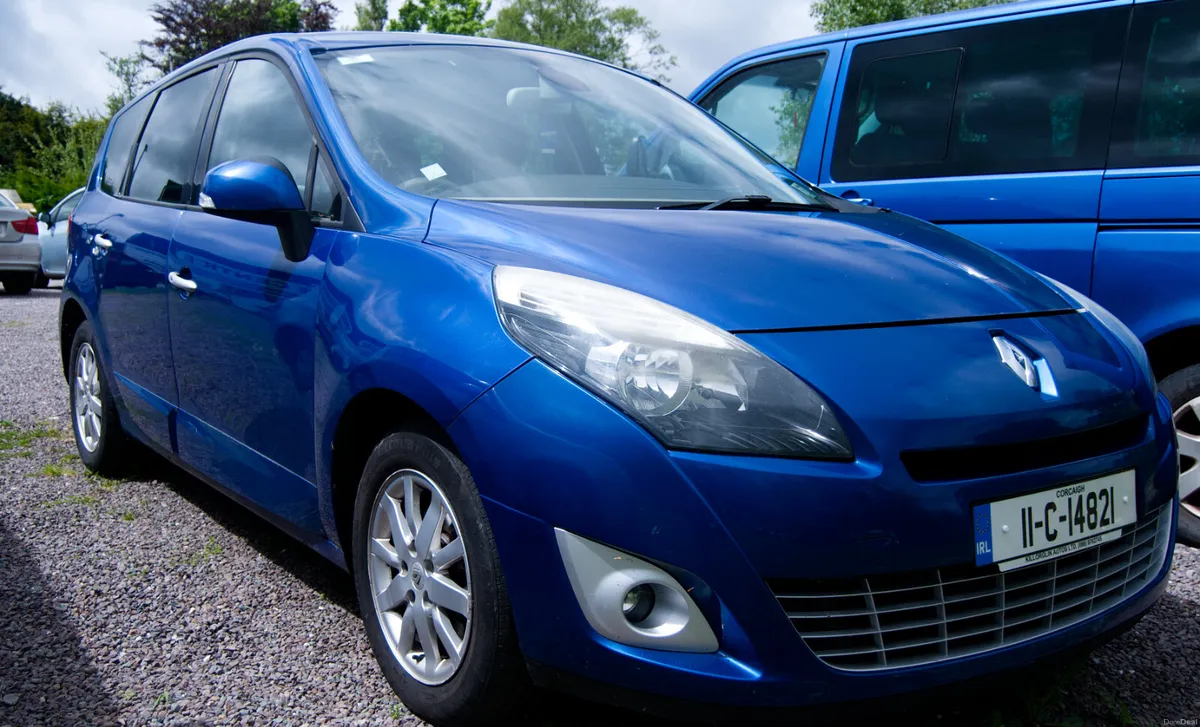 Renault Grand Scenic DCI ECO2 ROYALE 7 seater - Image 1