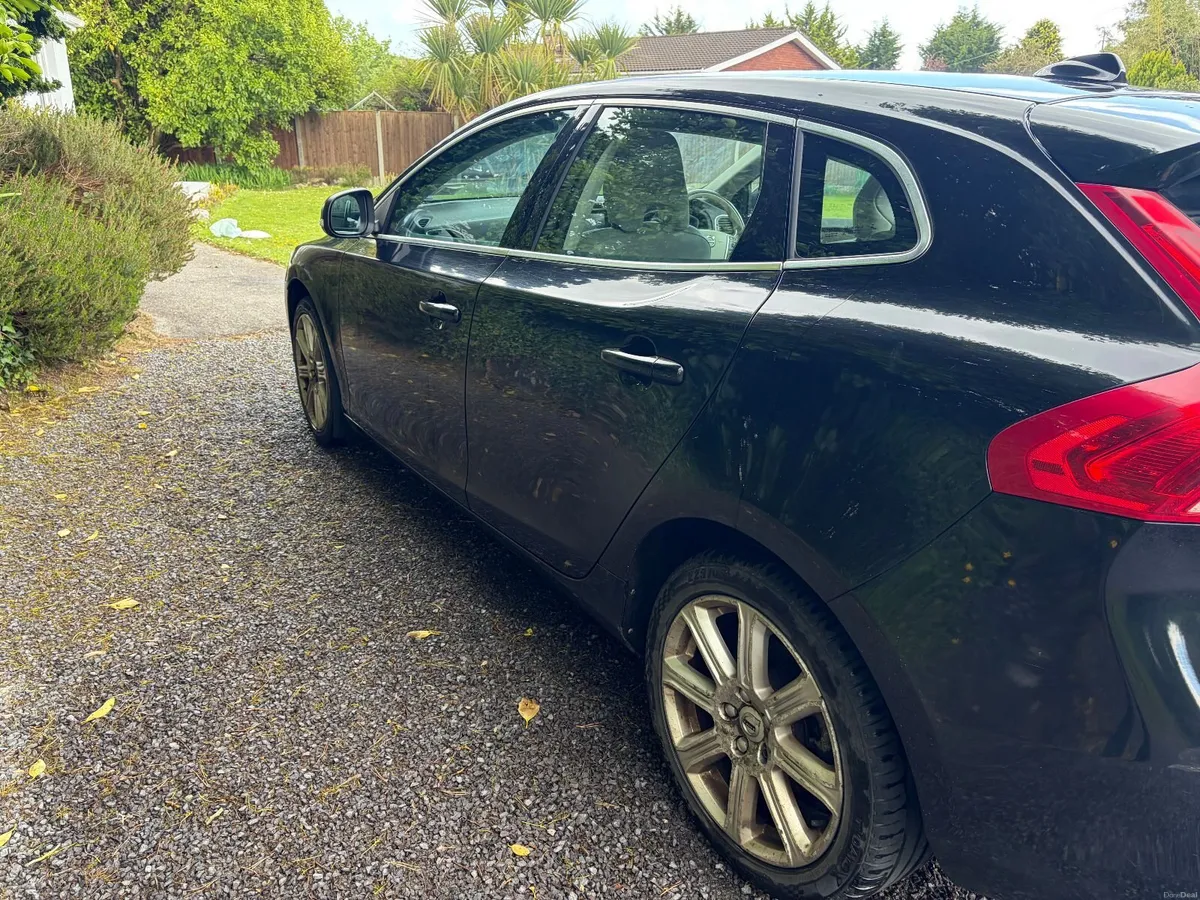Volvo V40 2017 - Image 3