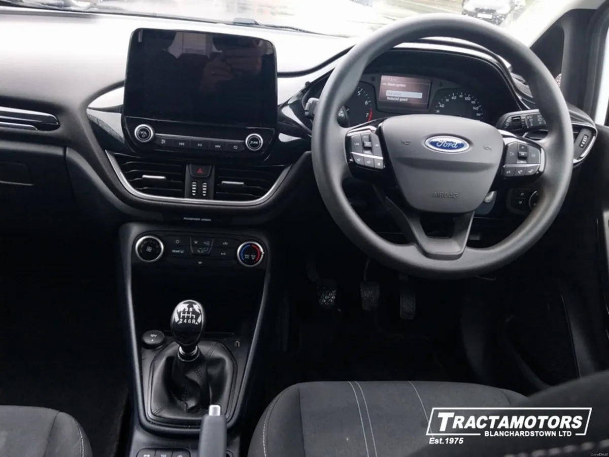 Ford Fiesta CONNECTED 5DR 1.0T 95 - Image 2