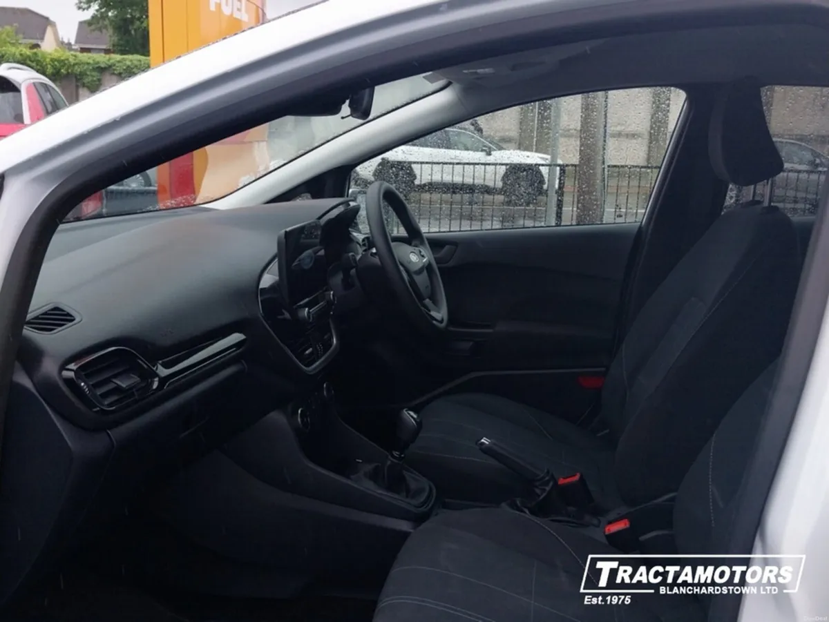 Ford Fiesta CONNECTED 5DR 1.0T 95 - Image 4