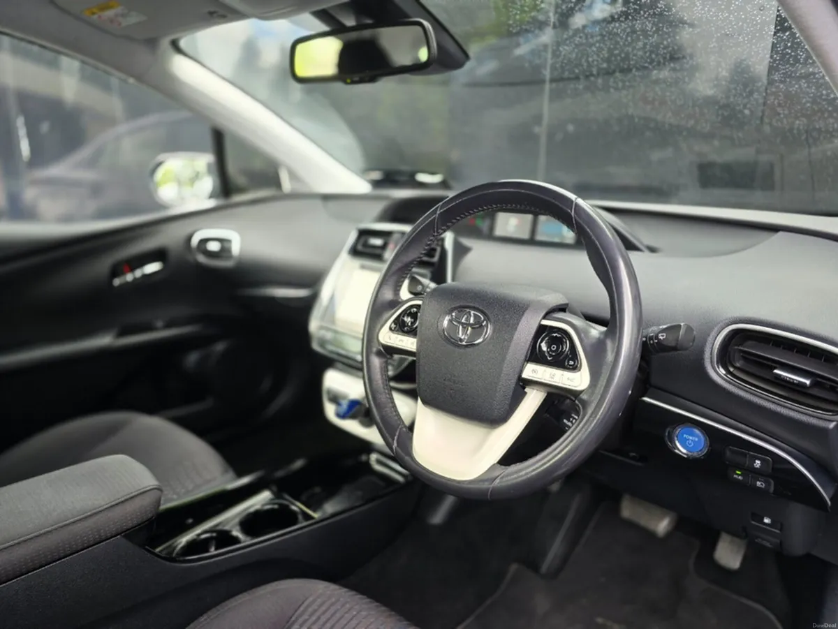 Toyota Prius 1.8 PETROL HYBRID LUXURY AUTO - Image 2