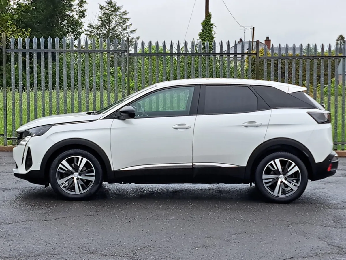Peugeot 3008 ALLURE 1.5TD 130BHP **REVERSING CAMER - Image 4