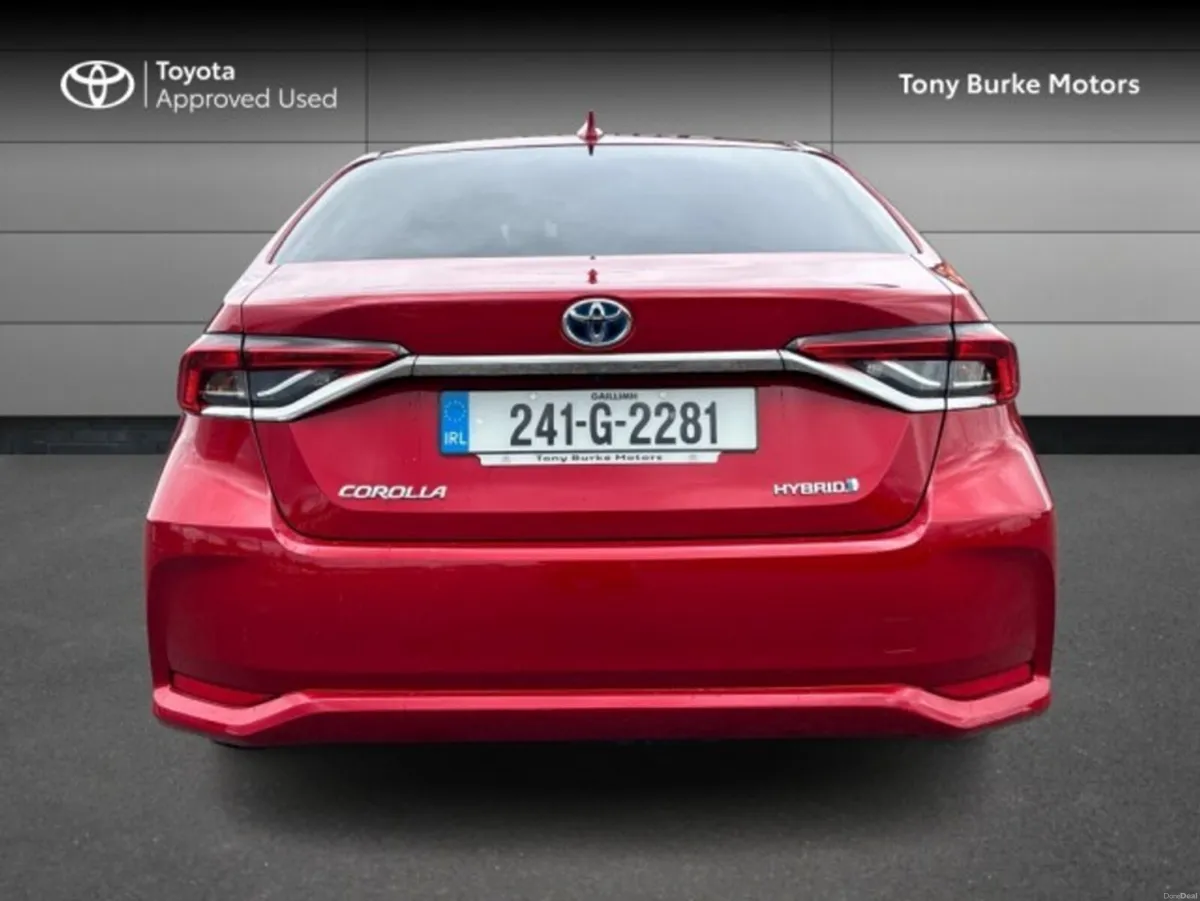 Toyota Corolla Saloon - LUNASPORT Edition - 1.8 Hy - Image 6