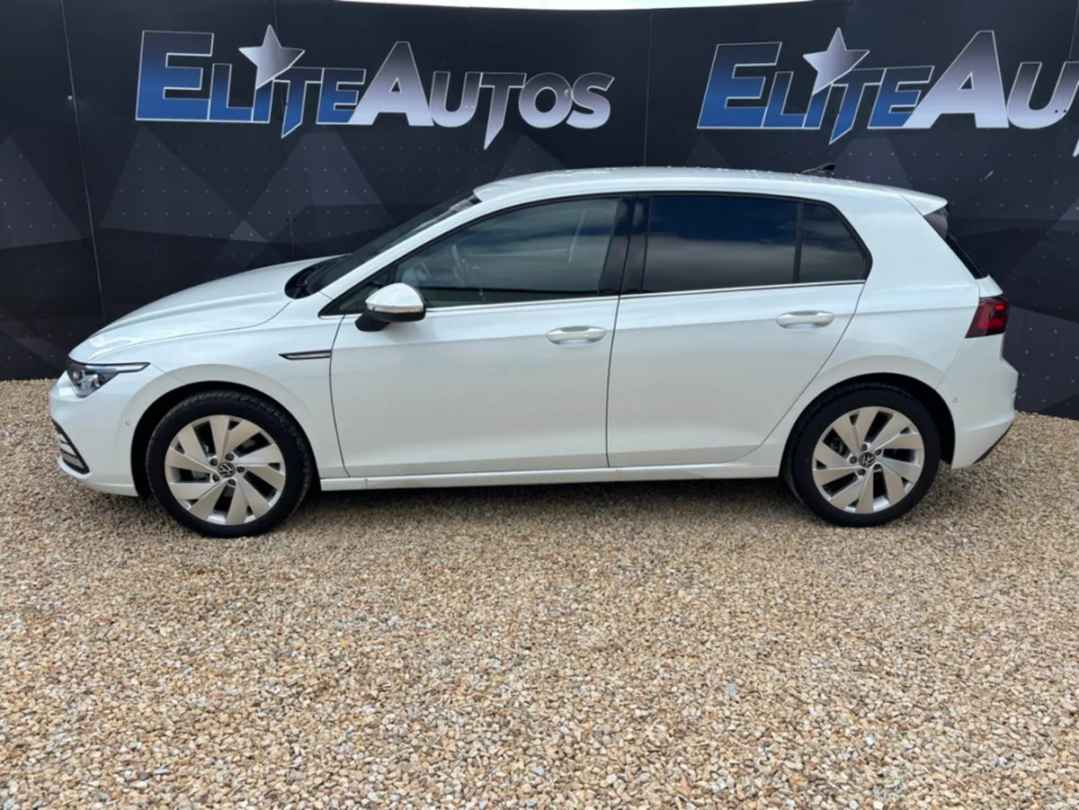 Volkswagen Golf E TSI STYLE DSG AUTOMATIC 115 HP - Image 2