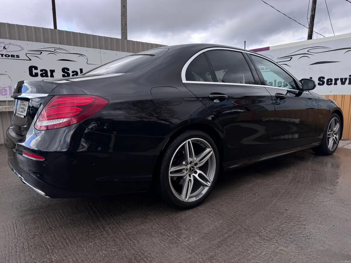 181 Mercedes  E-Class E 220 D AMG LINE A/T - Image 3