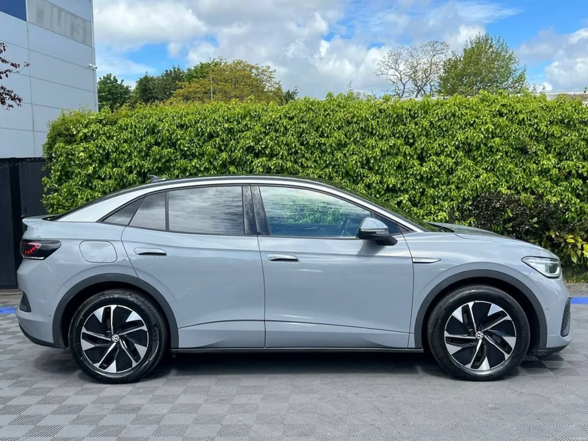 Volkswagen ID.5 PRO BUSINESS 77KWH // 19" DIAMOND - Image 2