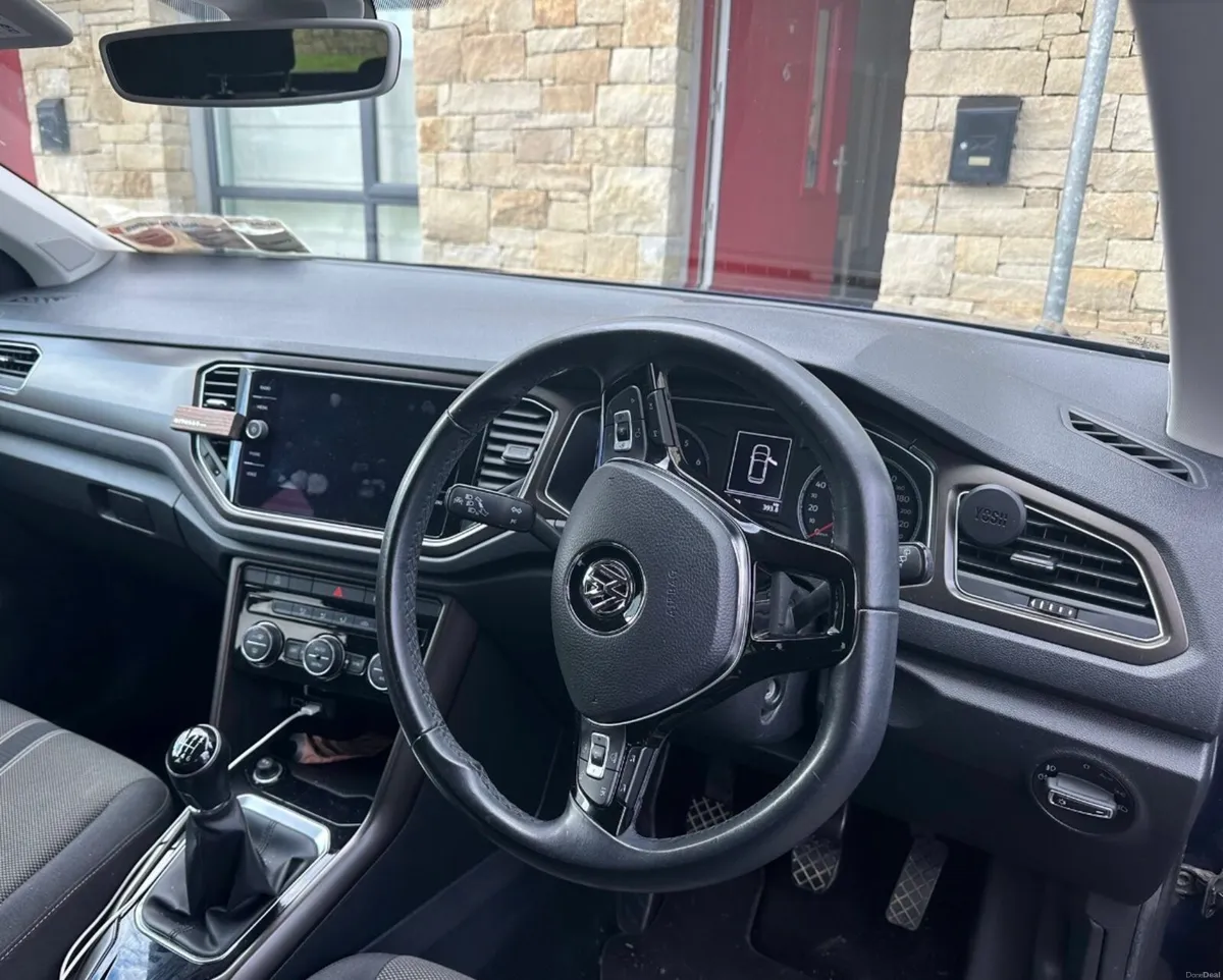 Volkswagen T-Roc 2018 - Low Mileage - Image 4