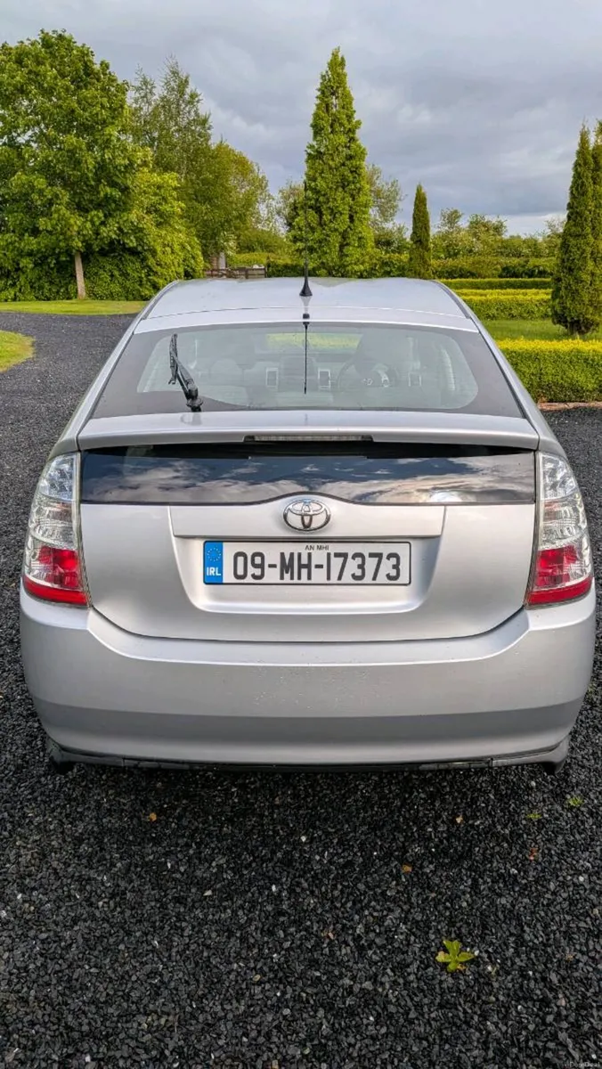 2009 Silver Toyota Prius - Image 4