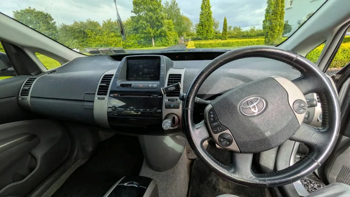 2009 Silver Toyota Prius - Image 2