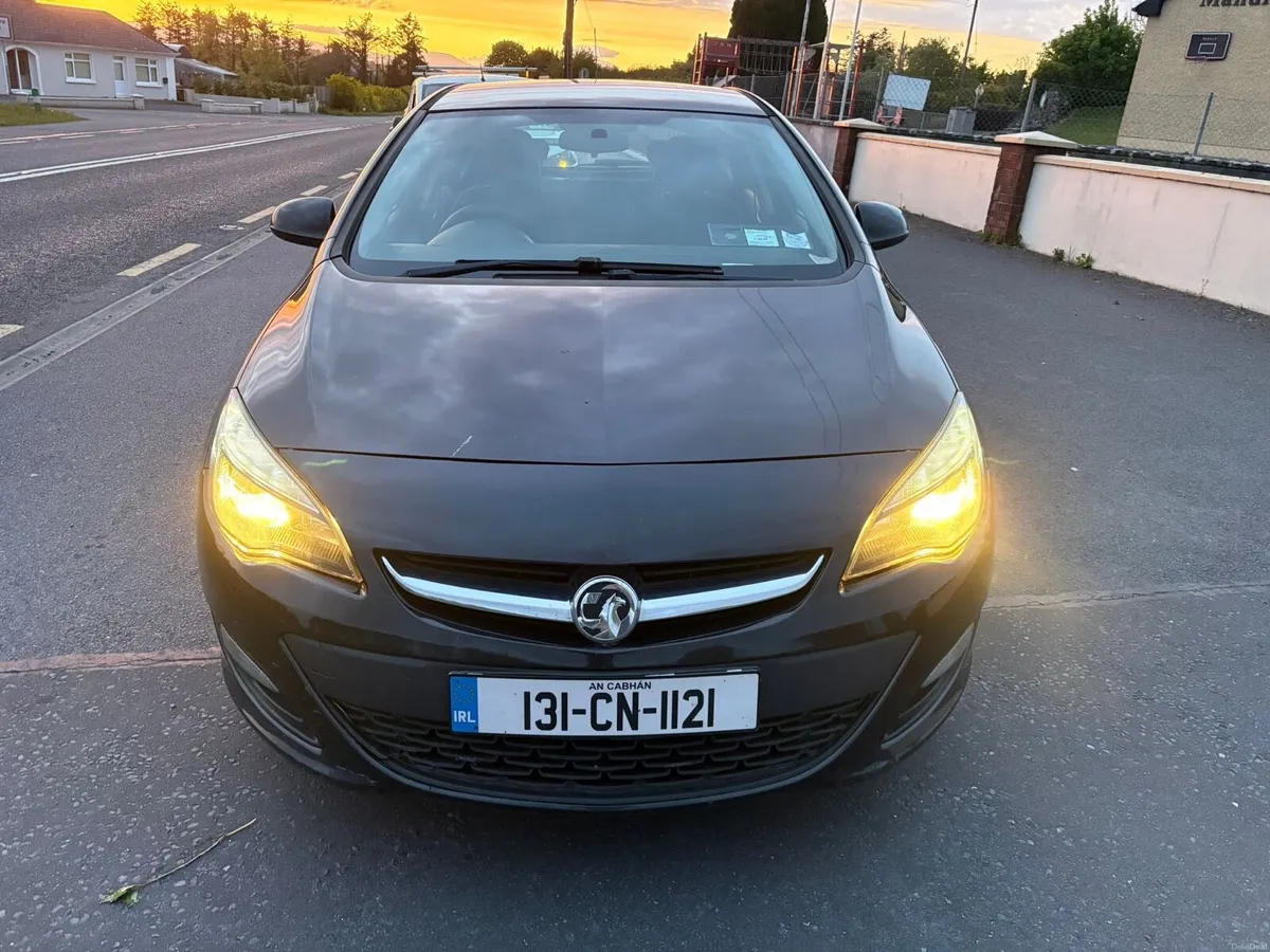 2013 Vauxhall Astra 1.7Diesel NCT 04,27 Tax 06,26 - Image 3