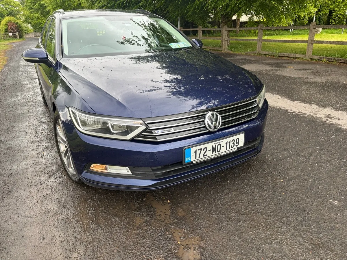 2017 Volkswagen Passat - Image 4